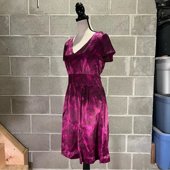 Banana Republic silk dress. - Picture 4 of 14